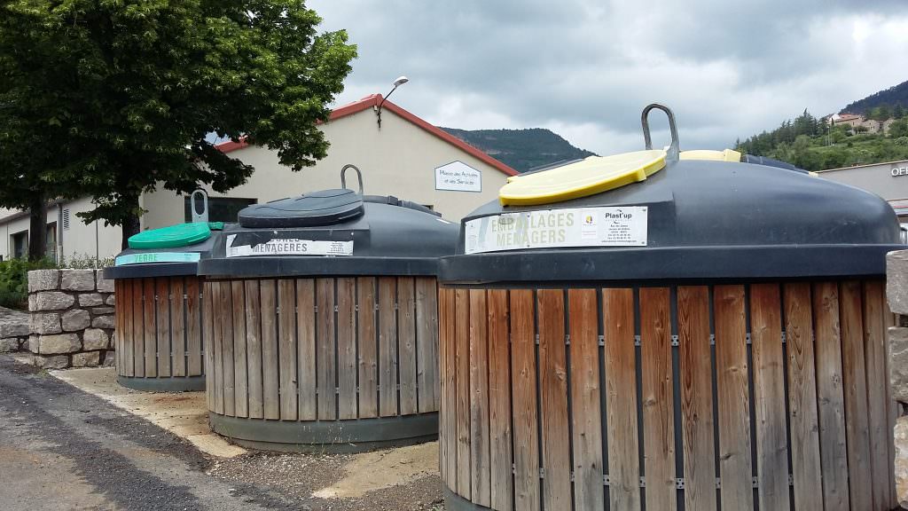 Containers tri sélectif à Rivière-sur-Tarn